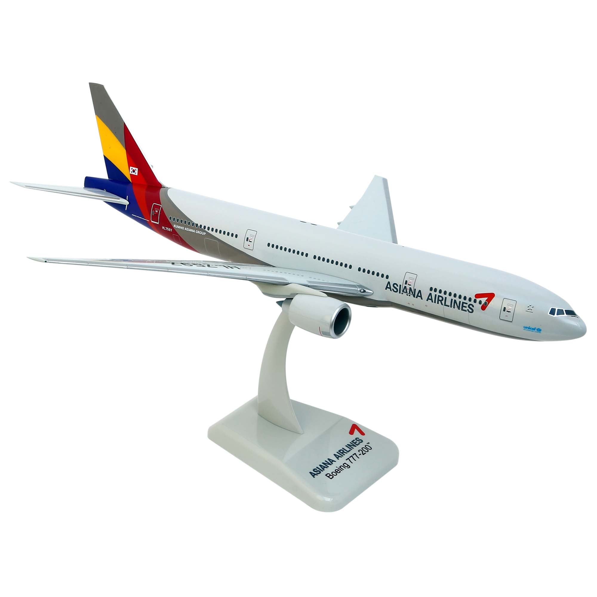 B777-200 Asiana (new colors) airplane model with landing gear - plastic 1/200