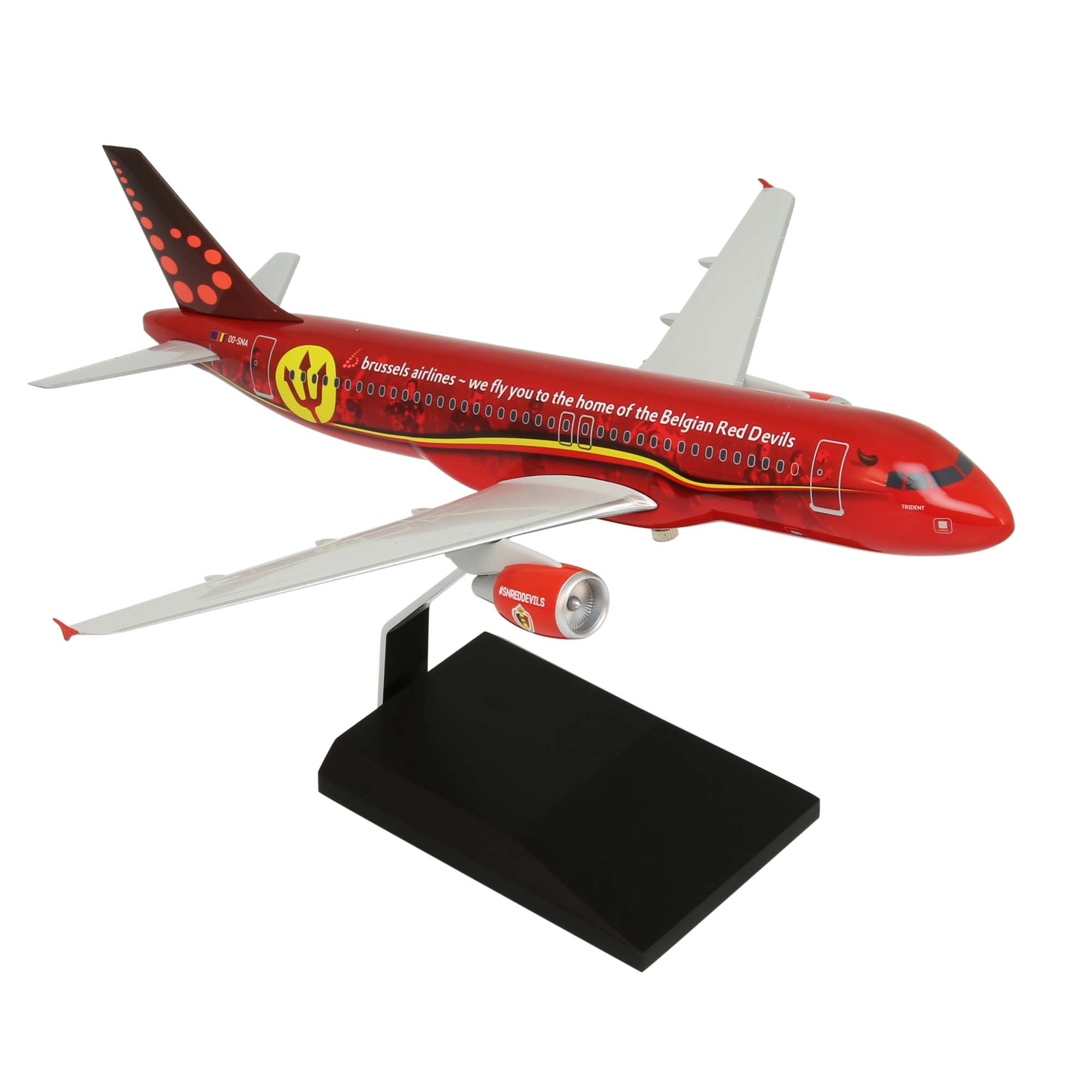 Maquette avion A320 Red Devils Brussels Airlines OO-SNA - plastique 1/100e